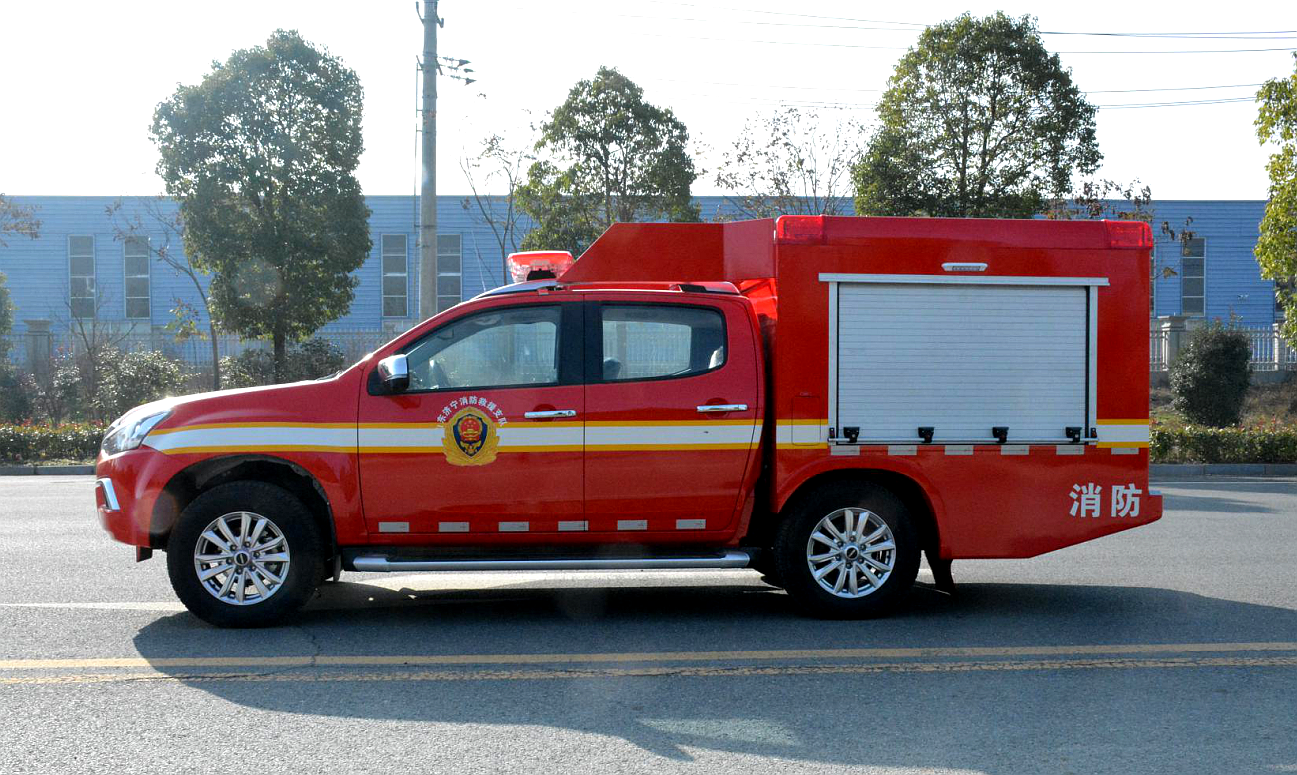 五十鈴?fù)ㄓ嵵笓]車(chē)